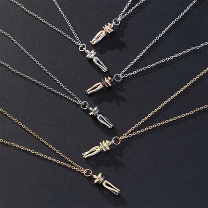 SOLENNE — Embrace Necklace